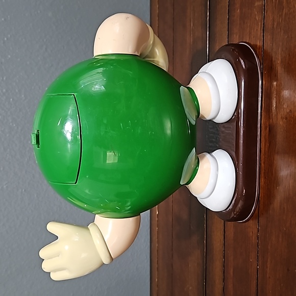 Rare Vintage M&M, Green Waving Large Candy Dispenser, 1992 8.75” - Picture 4 of 10